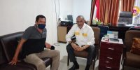 Sekum KONI Sultra, Tahir Lakimi (kanan) dan Direktur Tegas.co, Mas'ud SH. (Kiri)