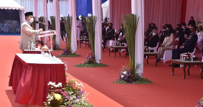 Menhan Prabowo Subianto memberikan sambutan acara serah terima kapal selam