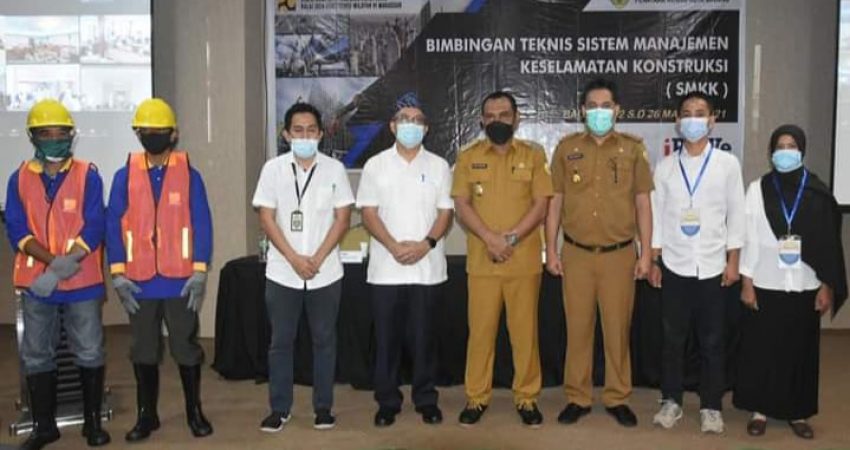Wawali Baubau Tekankan Pentingnya Sertifikat Bagi Tenaga Konstruksi