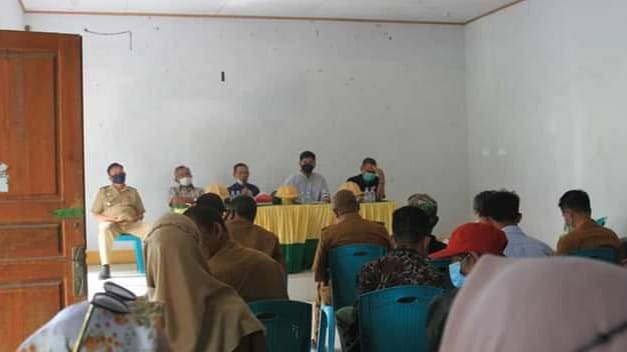 Suasana RDP di kantor kecamatan Puuwatu