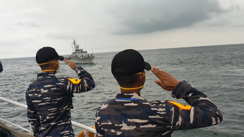 Penghormatan dari taruna AAL kepada unsur-unsur