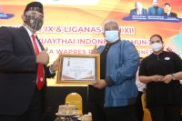 PBMI Beri Muaythai Award ke Gubernur Sultra