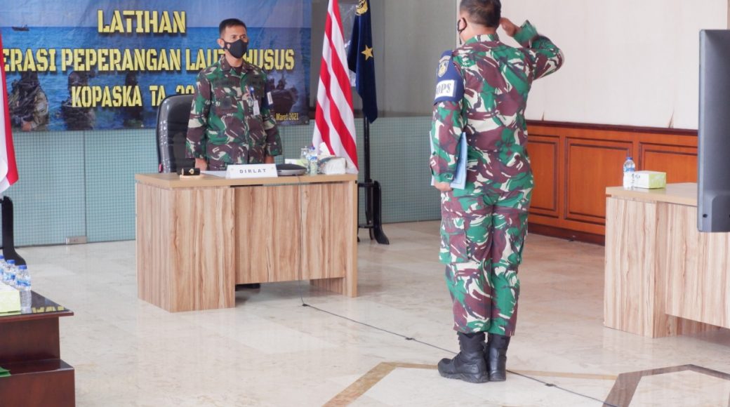Komandan Puskopaska Tutup Latihan Peperangan Laut Khusus