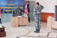 Danpuskopaska menerima laporan saat penutupan latihan