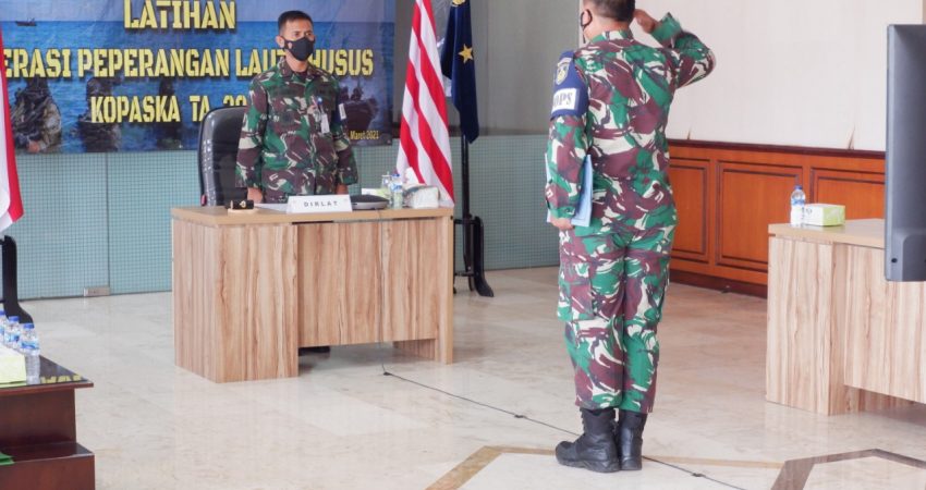 Komandan Puskopaska Tutup Latihan Peperangan Laut Khusus