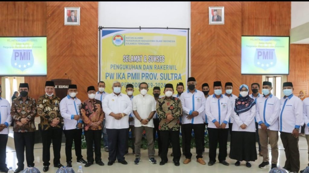 Gubernur Sultra saat foto bersama