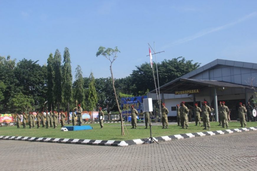 Komandan puskopaska dan perwira staf puskopaska