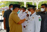 Bupati Konawe, Kery Saiful Konggoasa saat melantik Delapan Orang Camat