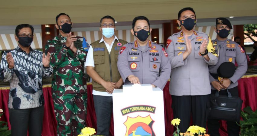 Kapolri Jenderal Listyo Sigit Prabowo saat meresmikan salah satu fasilitas gedung Mapolda NTB