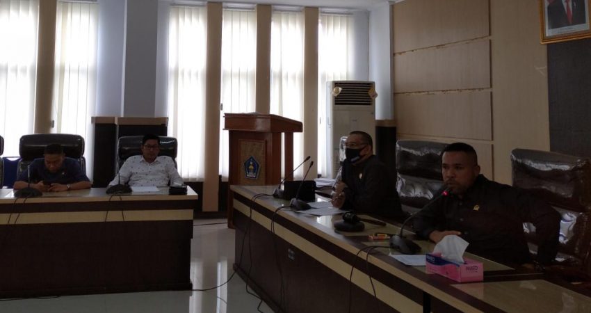 Rajab Jinik Kesal, Beberapa Kadis Mangkir Dari RDP