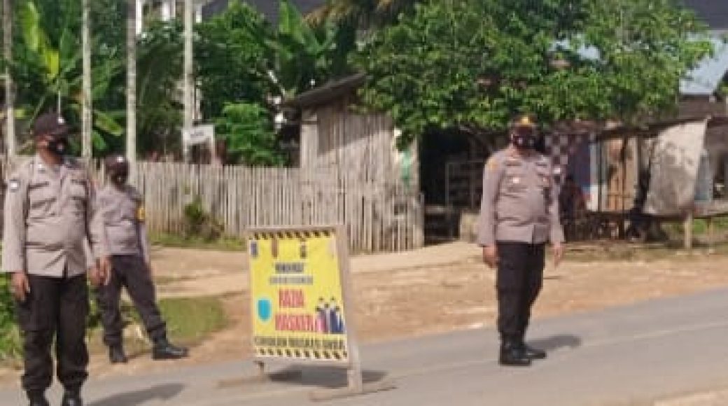 Disiplin di Tengah Pandemi, Polsek Watopute Giat Rutin Operasi Masker