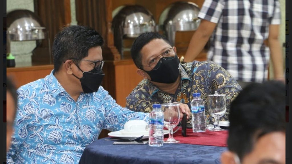 Tampak Kadis Kominfo, M. Ridwan Badallah hadir pada acara pisah sambut tersebut