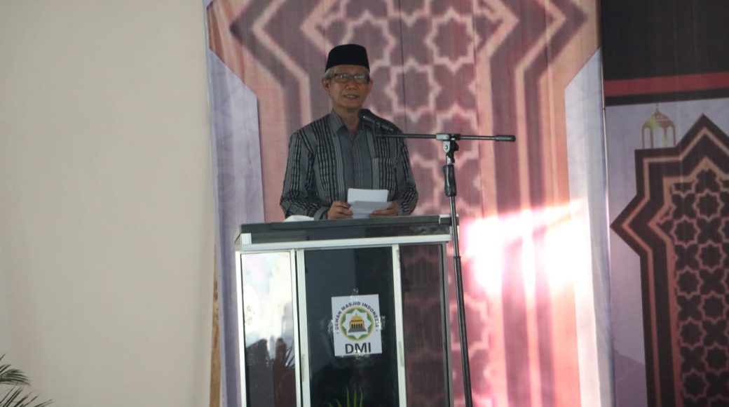 Safari Ramadhan, Wagub Sultra Lantik Pengurus Dewan Masjid Kolaka Utara