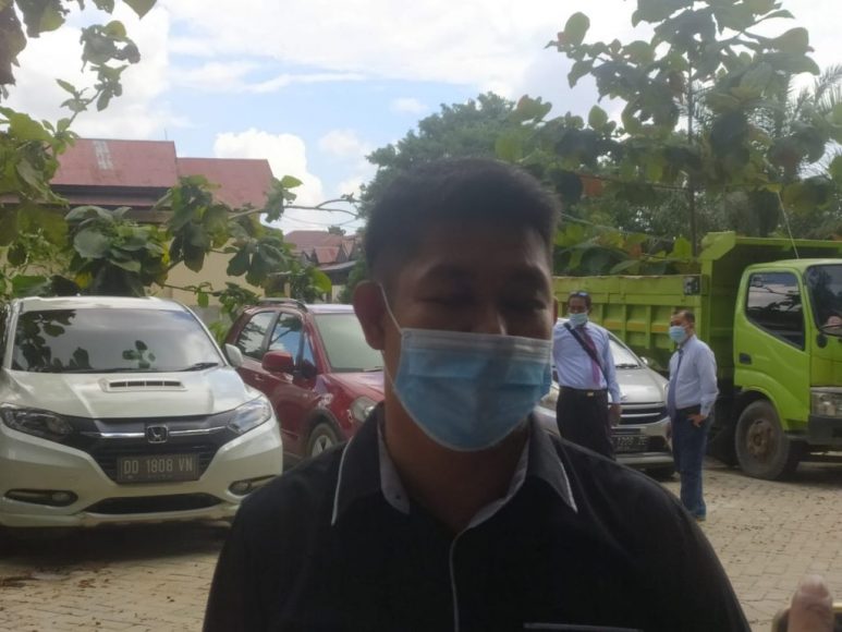 Kepala Desa Rahantari, Ebit SH