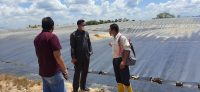 Anggota DPRD Konsel, Budi Sumantri saat melakukan peninjauan di Lokasi Pabrik PT CAM