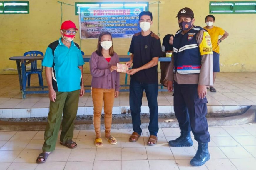 Pembagian Bantuan Langsung Tunai ( BLT)