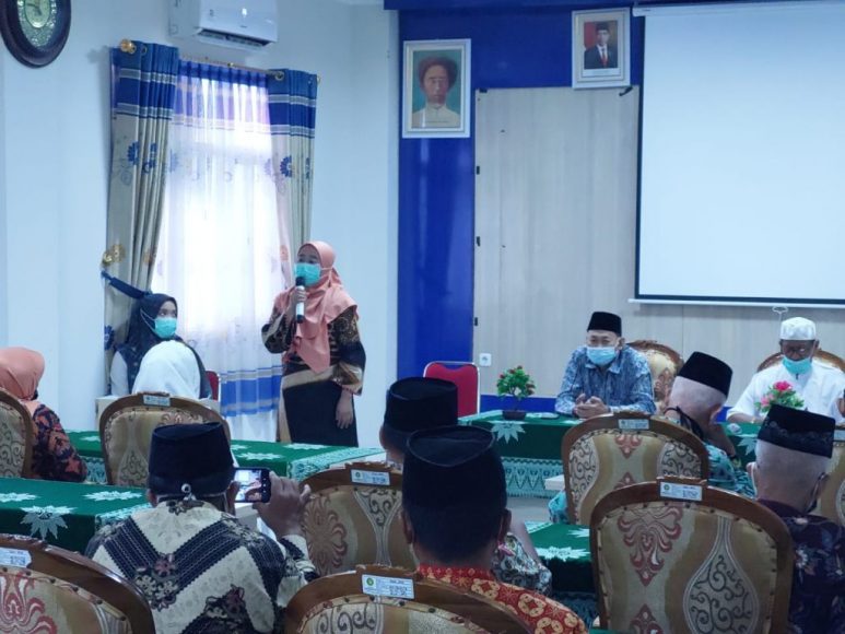 Direktur RS PKU Muhammadiyah Mayong dr. Hi. Titik Sumarni