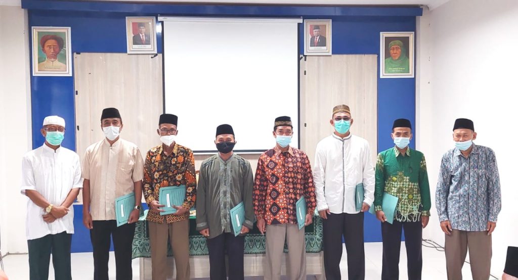 Penyerahan bantuan dari RS PKU Muhammadiyah Mayong