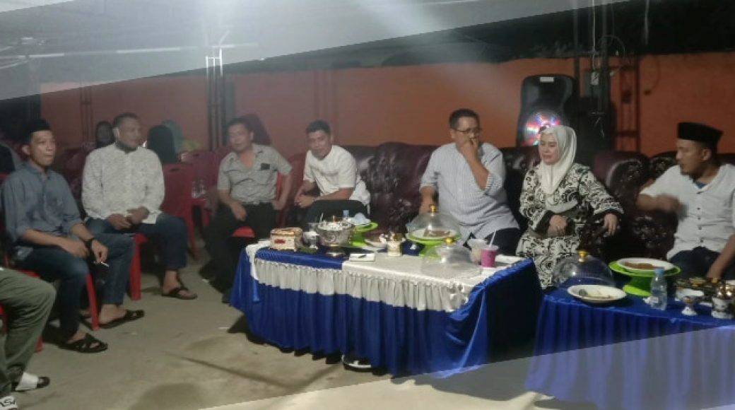 Bulan Ramadhan Dimanfaatkan Wakil Ketua I DPRD Kolaka Buka Puasa Bersama Masyarakat