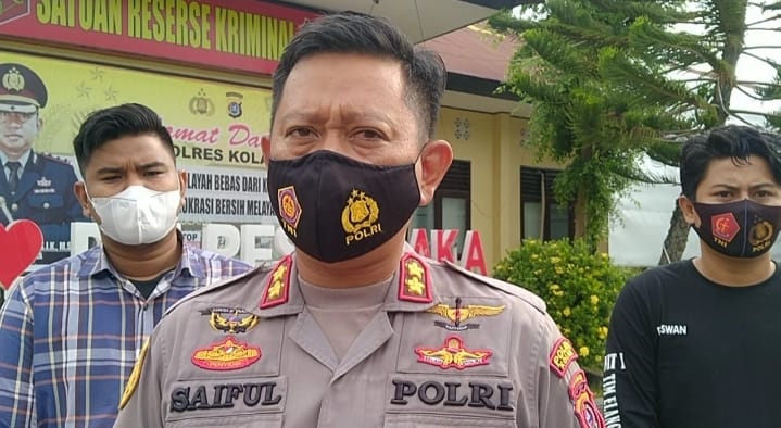 Foto Kapolres Kolaka saat wawancara dengan sejumlah wartawan, terkait pembunuhan di Balandete