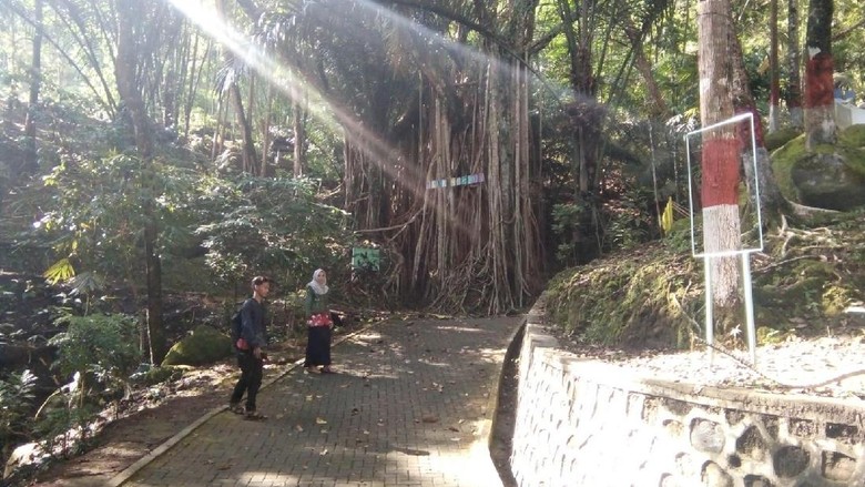 Objek wisata gua sakti langkir Plajan Pakis Aji Jepara