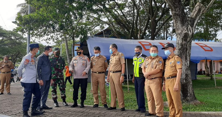 Bupati Kolaka Pantau Arus Balik di Pelabuhan Ferry