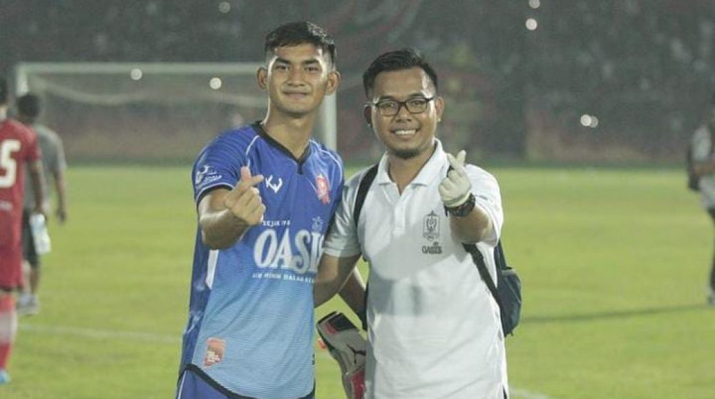 Harlan Suardi ( kaos biru)