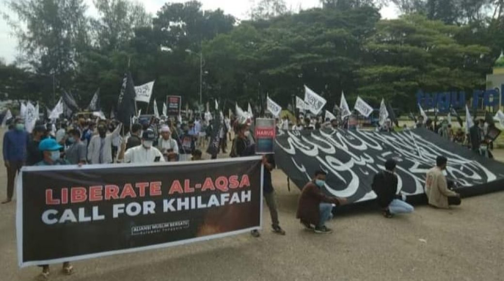 Aksi Bela Palestina, Sejumlah Massa Kibarkan Bendera Tauhid