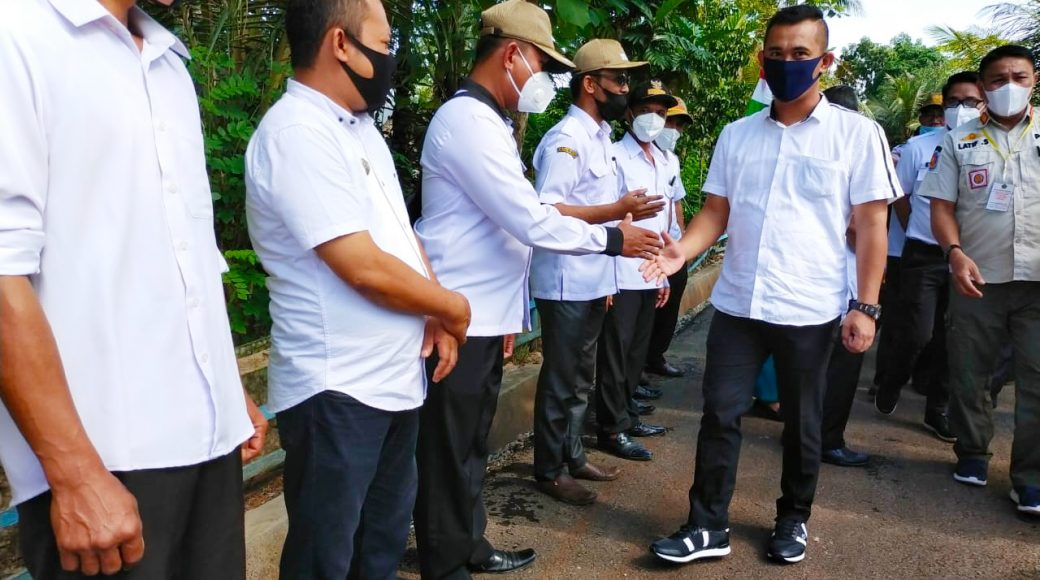 Penyambutan Tim evaluasi perkembangan desa dan kelurahan.