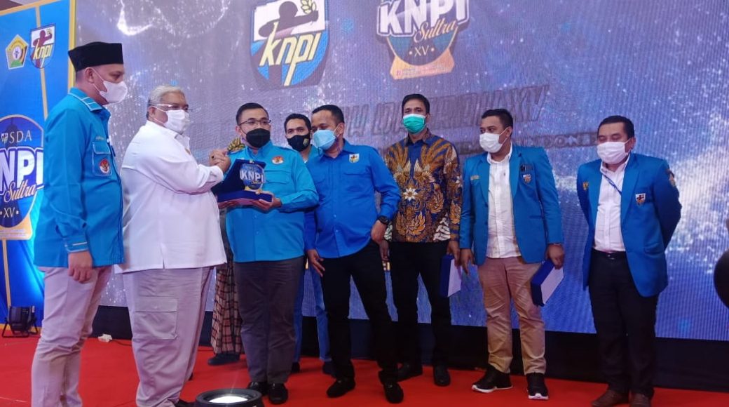 Gubernur Sultra mendapat penghargaan tertinggi sebagai pemimpin pemersatu pemuda