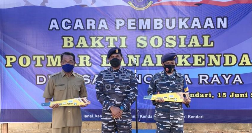 Wujudkan Kesejahteraan Masyarakat, Lanal Kendari Gelar Gerakan Baksos dan Karya Bakti