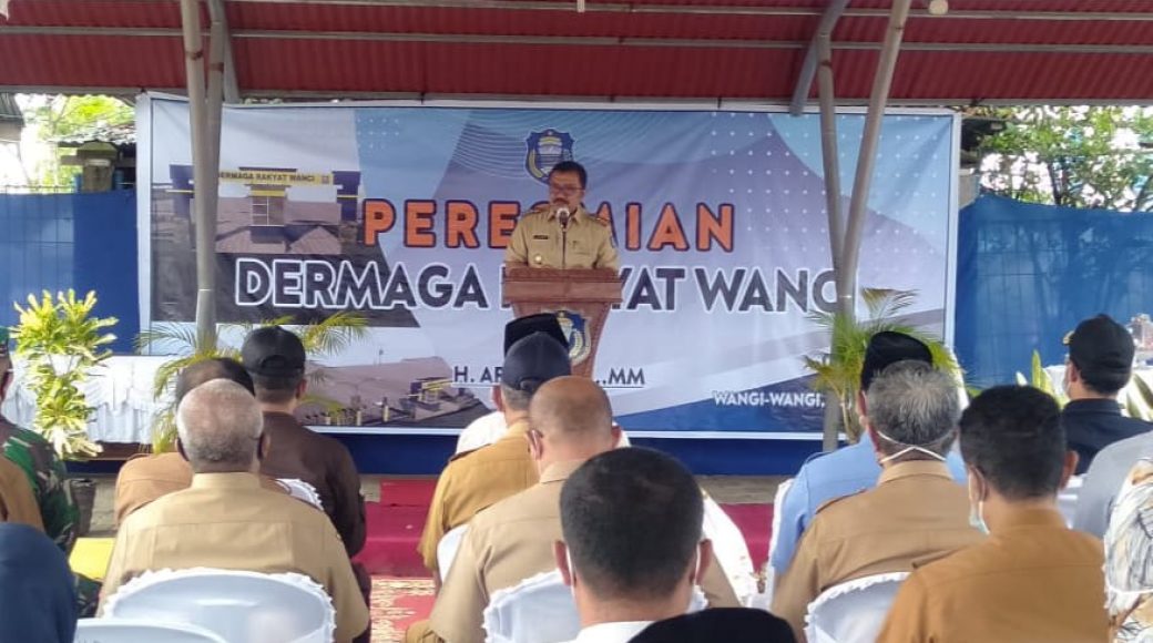 Arhawi Resmikan Dermaga Rakyat Wanci