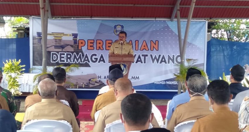 Arhawi Resmikan Dermaga Rakyat Wanci