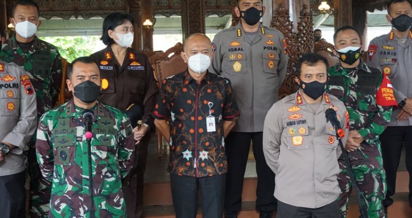 Pangdam IV/Diponegoro dan Kapolda Jateng Beri Arahan Penanganan Covid-19 di Jepara
