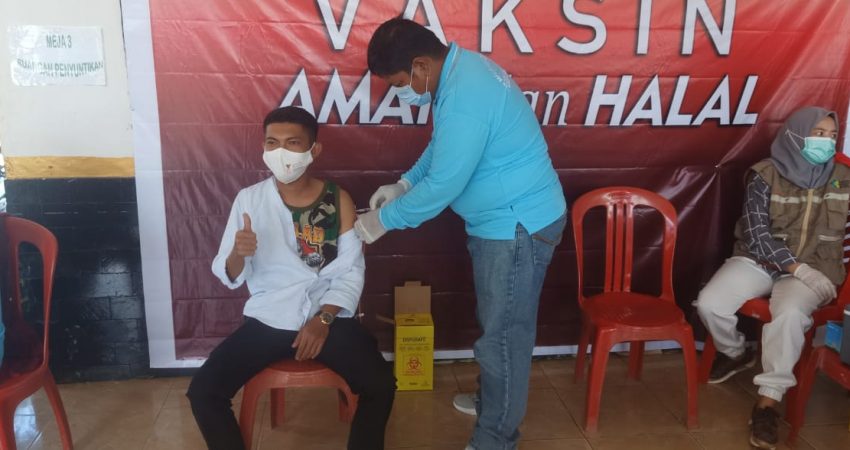 HUT Bhayangkara Ke-75, Polres Kolaka Gelar Vaksin Massal di Kolaka