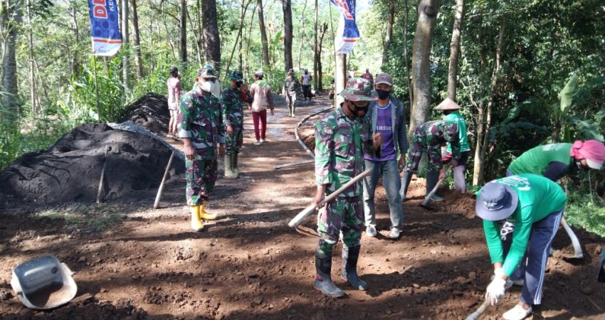 Danramil 08/Keling Turun Langsung ke Lokasi TMMD Sengkuyung Tahap II Desa Kunir
