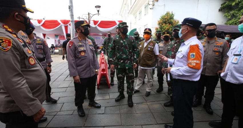 Gelar Vaksinasi Massal di Kota Tua, TNI-Polri Targetkan 2.000 Orang per Hari