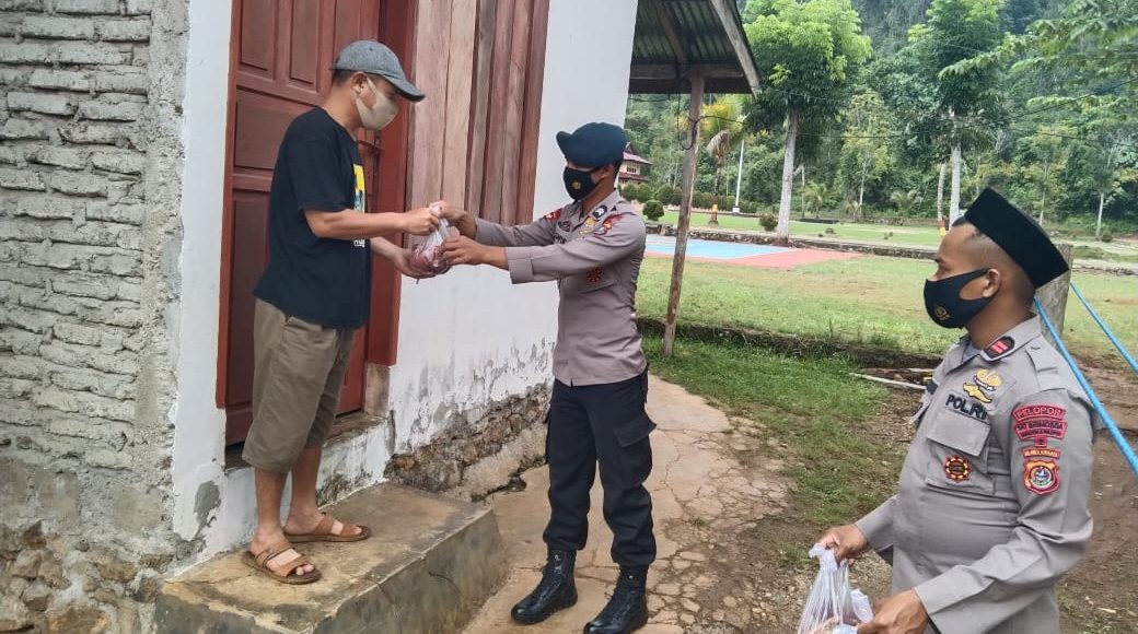 Idul Adha 2021, Personil Brimob Kompi 1 Totallang Sembelih 7 Ekor Sapi Untuk Kurban