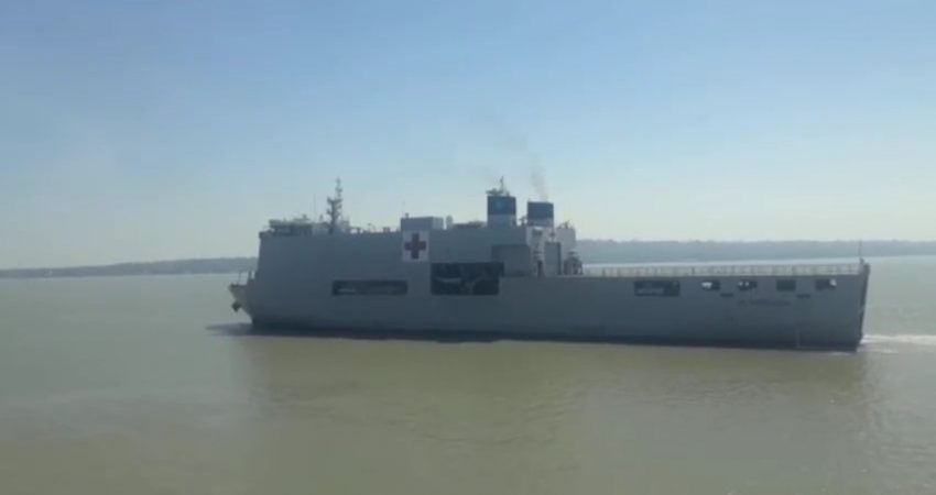 Bantu Oksigen Pasien Covid, KRI dr. Soeharso-990 Serbu Semarang