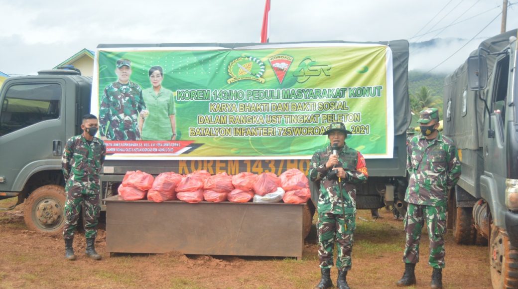 Tutup Latihan Tempur, Yonif 725/WRG Bagikan Bansos Dan Karya Bakti