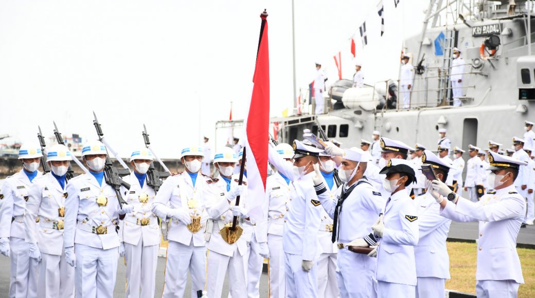 Dankodiklat TNI AL Lantik dan Sumpah 249 Siswa Satdik-2 Makassar