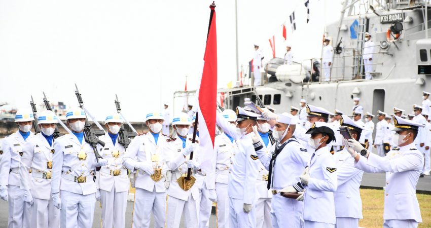 Dankodiklat TNI AL Lantik dan Sumpah 249 Siswa Satdik-2 Makassar