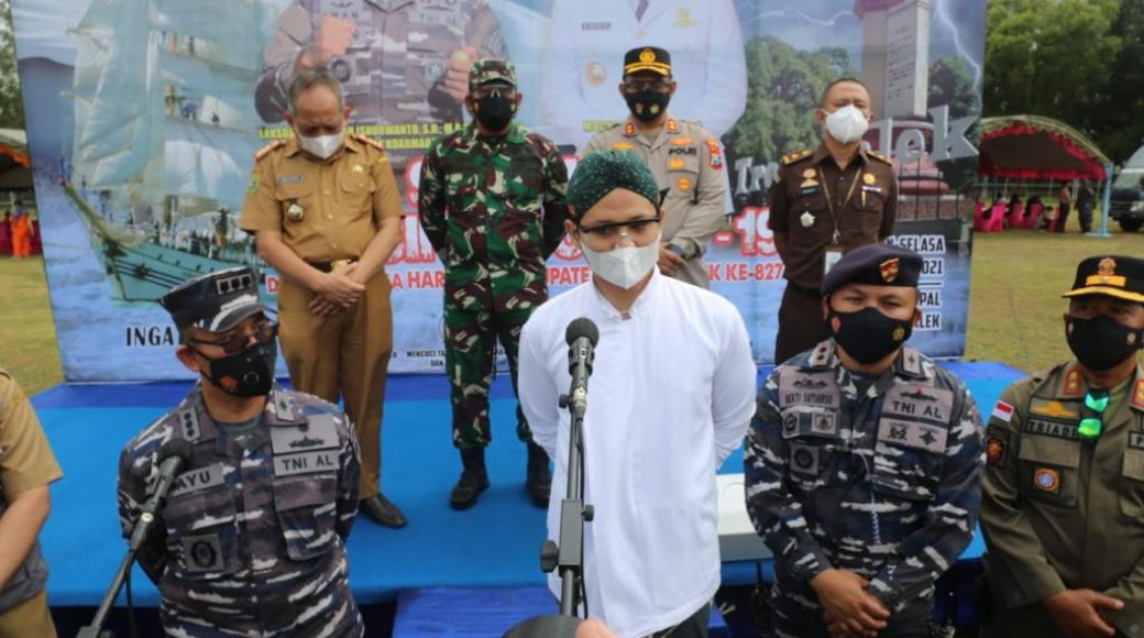 Hari Pertama Serbuan Vaksin Covid-19, Warga Antusias Datangi Stadion Menak Sopal Trenggalek