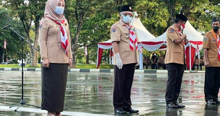 Bupati dan Wakil Bupati Terima Penghargaan Lencana Dharma Bakti