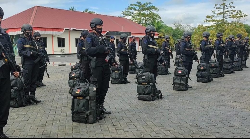 Kawal Kontingen PON Papua, Sat Brimob Polda Sultra Gelar Apel Pelepasan 31 Personel