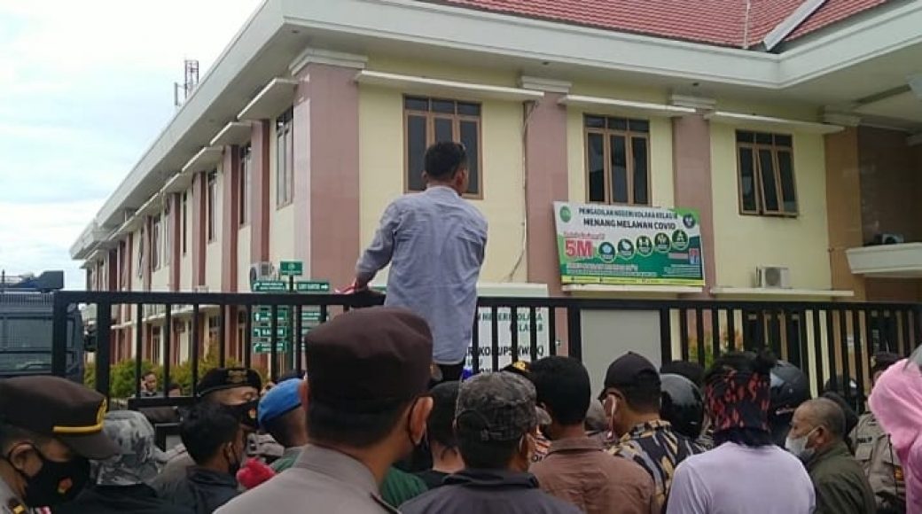 Pertanyakan Putusan PN Kolaka, LSM Kolaka Unras Terkait Tanah di Huko-Huko