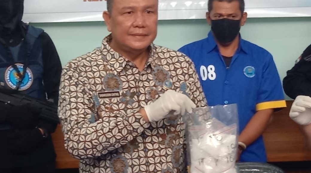 BNNP Sultra Amankan 1.002,97 Gram Sabu Dari Tangan Nelayan Kolaka