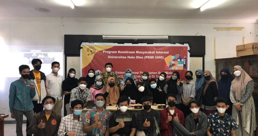 Tingkatkan Literasi Anak Pesisir, Tim PKMI UHO Rancang E-library