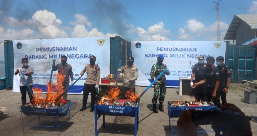 Bea Cukai Kendari Musnahkan Ribuan Barang Ilegal
