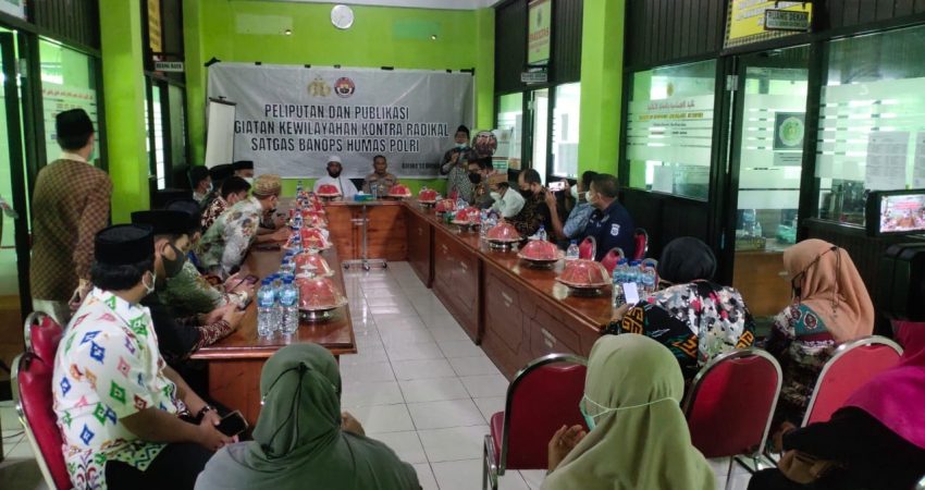 Tim Divisi Humas Mabes Polri Gelar Diskusi Bersama Ponpes di Kolaka